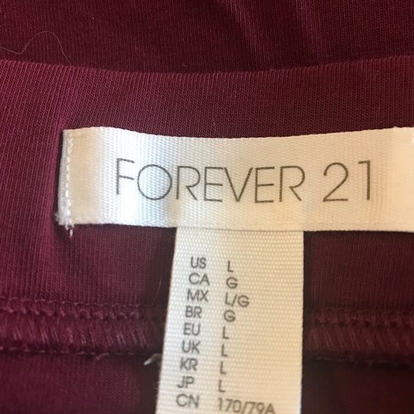 Ladies burgundy pencil skirt - Picture 3 of 3